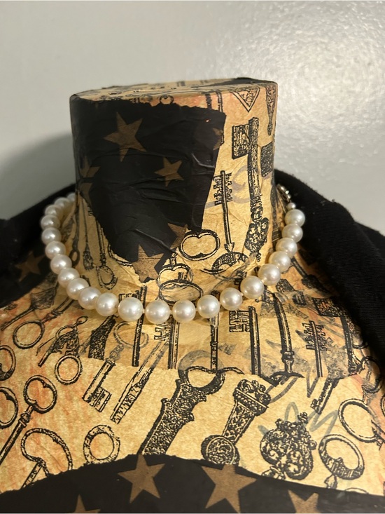 Vintage Jewelry - Vintage White Beaded Choker Necklace - Vintage Women's Jewelry